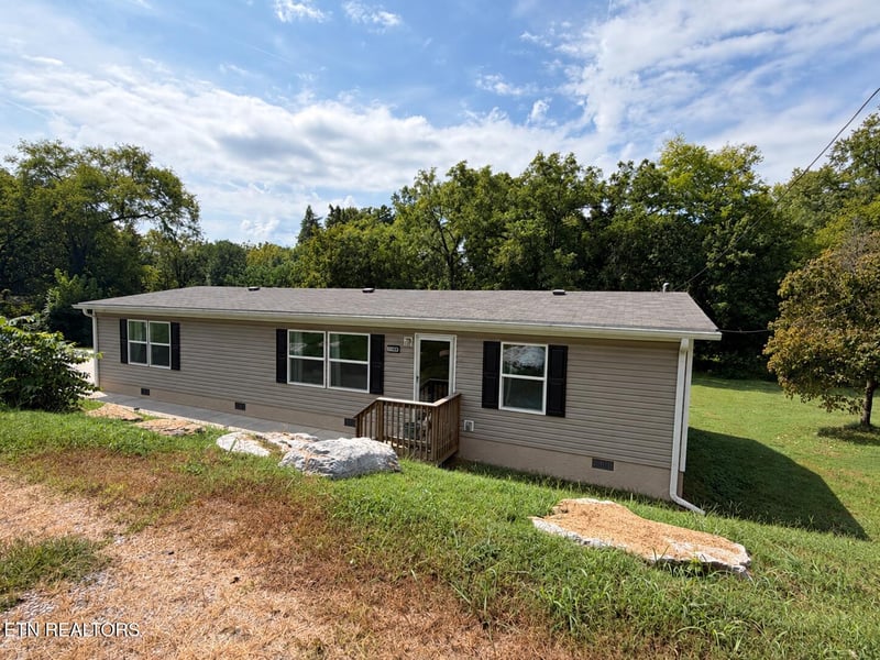 1980 Martel Rd, Lenoir City, TN 37772