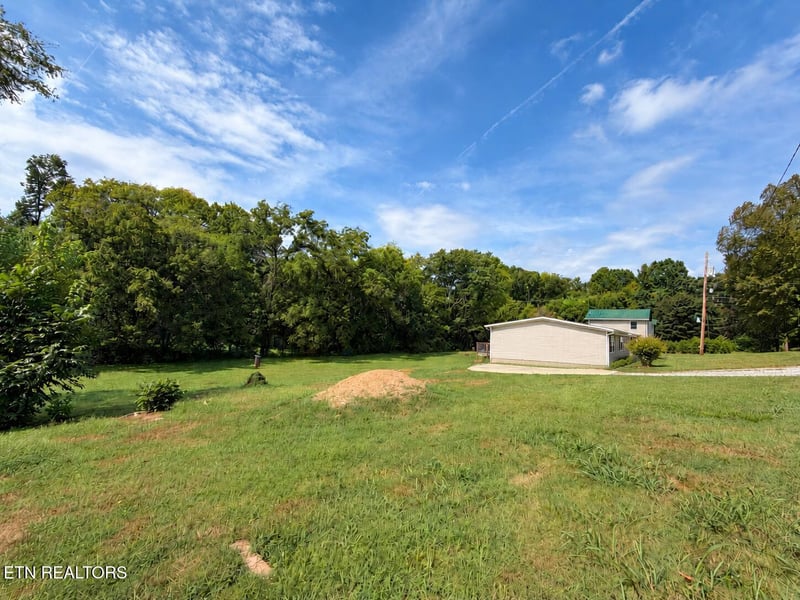 1980 Martel Rd, Lenoir City, TN 37772