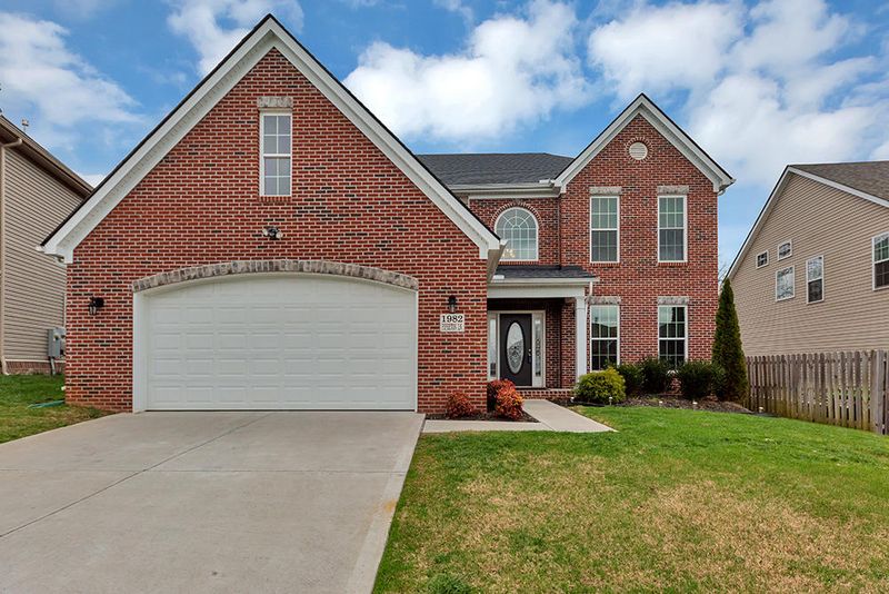 1982 Piperton Ln, Knoxville, TN 37931