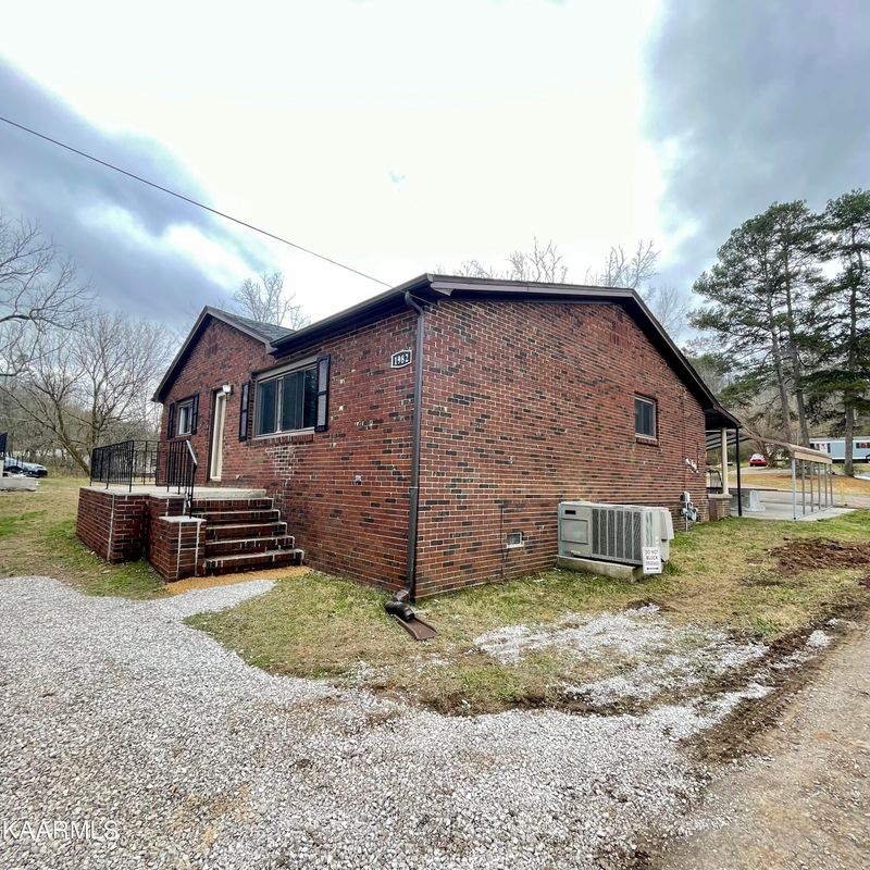 1982 Ruritan Rd, Harriman, TN 37748