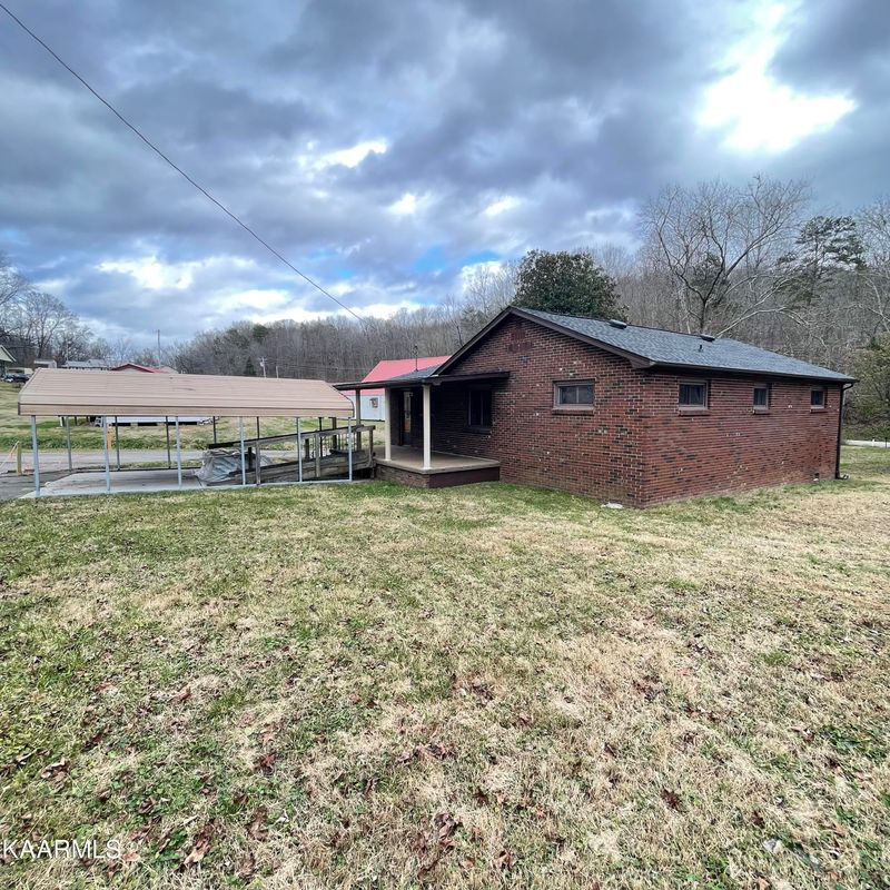 1982 Ruritan Rd, Harriman, TN 37748