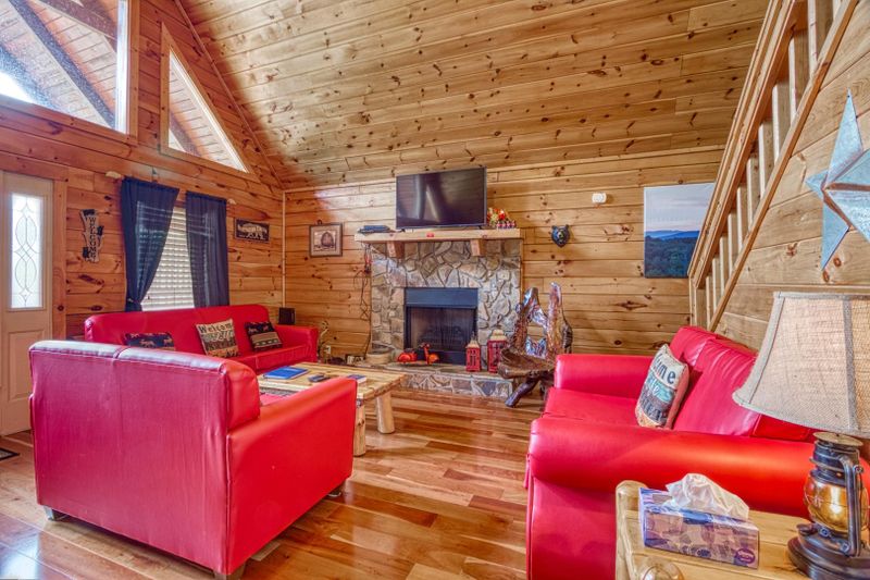 1984 E Mountain View Way, Sevierville, TN 37862
