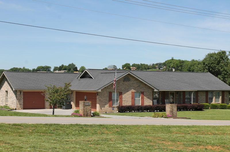 1986 Rays Gap Rd, Sevierville, TN 37876