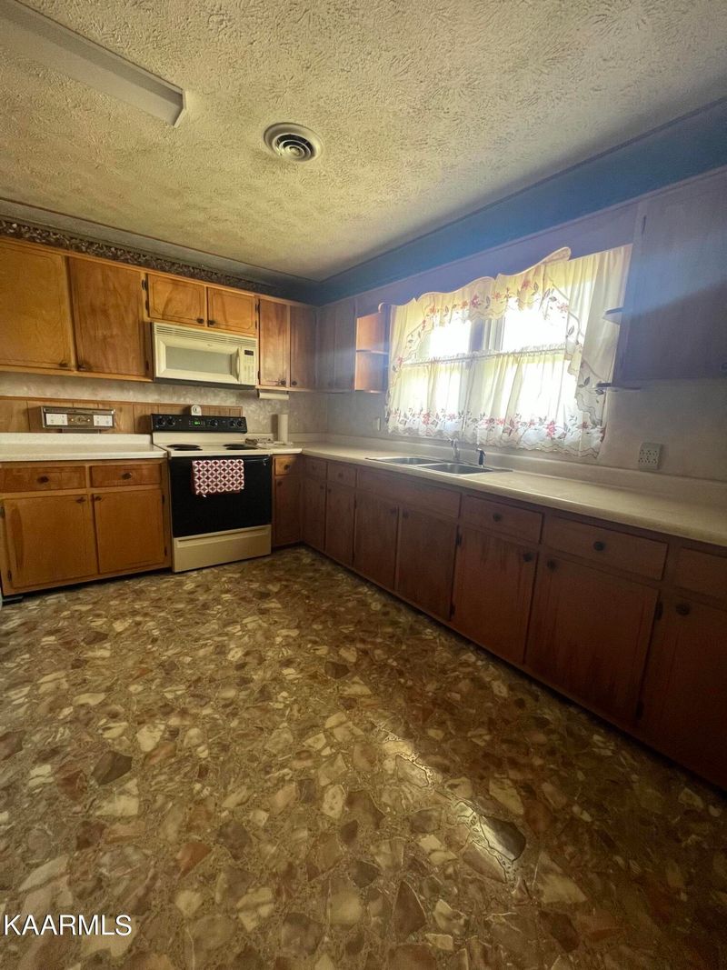 1989 Spoon Hollow Rd, Rutledge, TN 37861