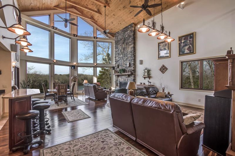 199 Amohi Way, Loudon, TN 37774