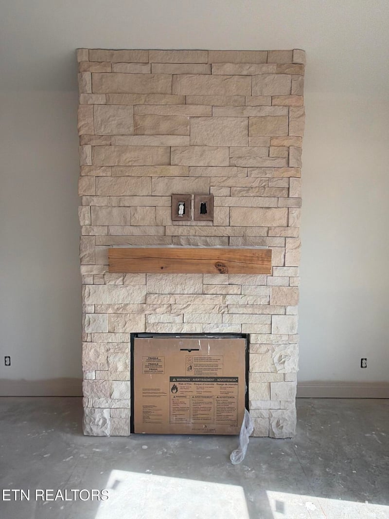 199 Poppy Pl, Lenoir City, TN 37772