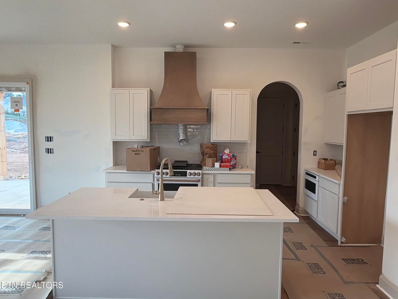 199 Poppy Pl, Lenoir City, TN 37772
