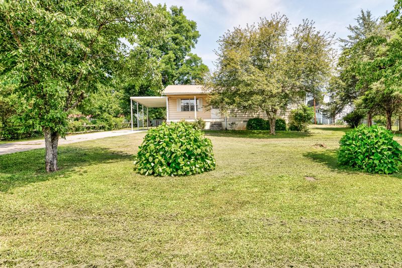 199 Sun Ln, Lafollette, TN 37766