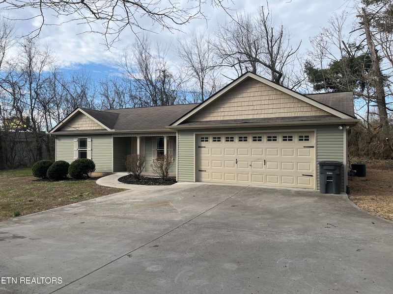 199 Sutton Ln, Knoxville, TN 37909