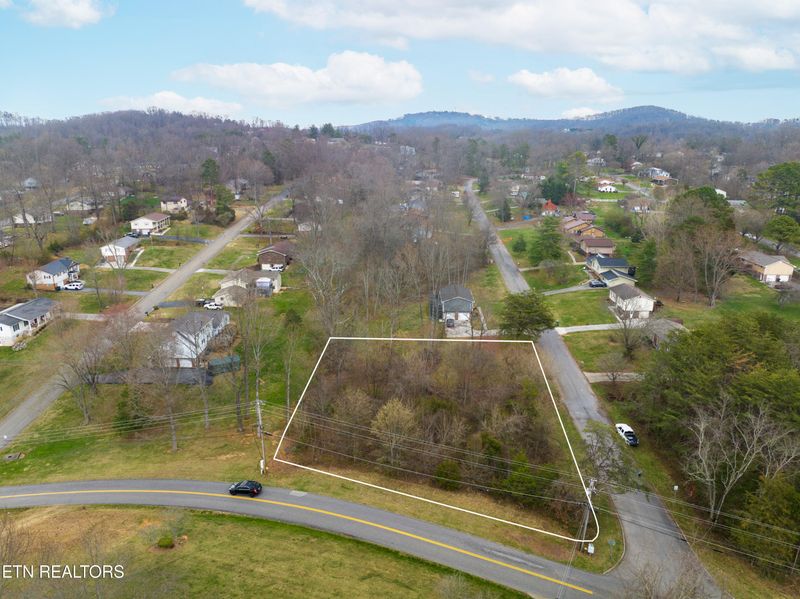 1990- 1996 Bluebird Cir, Morristown, TN 37814
