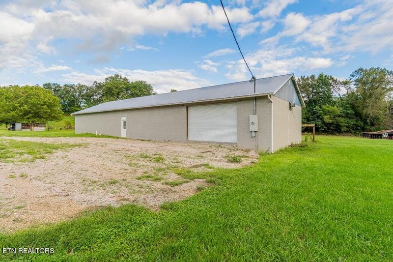 1990 Tater Valley Rd, Washburn, TN 37888