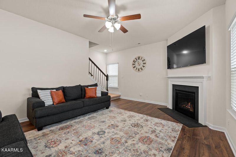 1991 Hampton Place Cir, Loudon, TN 37774