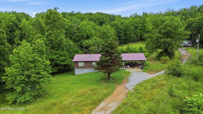 1991 Price Rd, Lenoir City, TN 37771