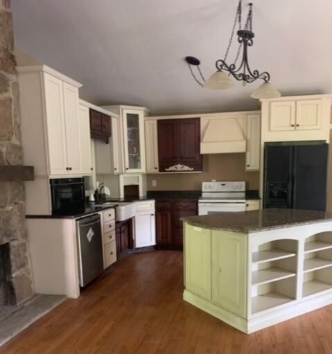 1993 E Wolf Valley Rd, Heiskell, TN 37754