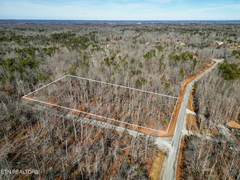 2 AC Anne Rd, Monterey, TN 38574