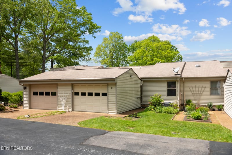 2 Woodland Ct, Crossville, TN 38558