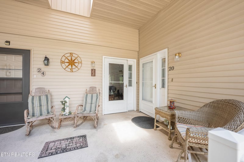 20 Hickory Hollow Cir, Crossville, TN 38555