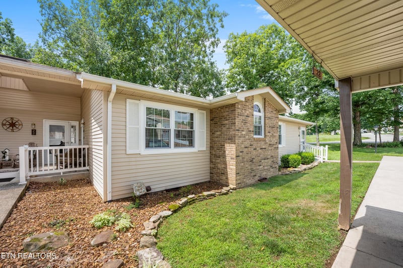 20 Hickory Hollow Cir, Crossville, TN 38555