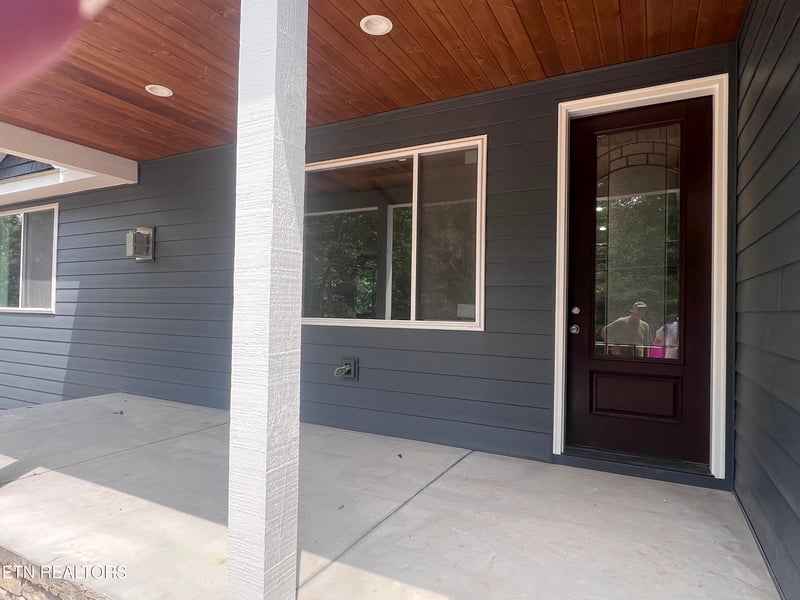 20 Rolling Green Ct, Crossville, TN 38558