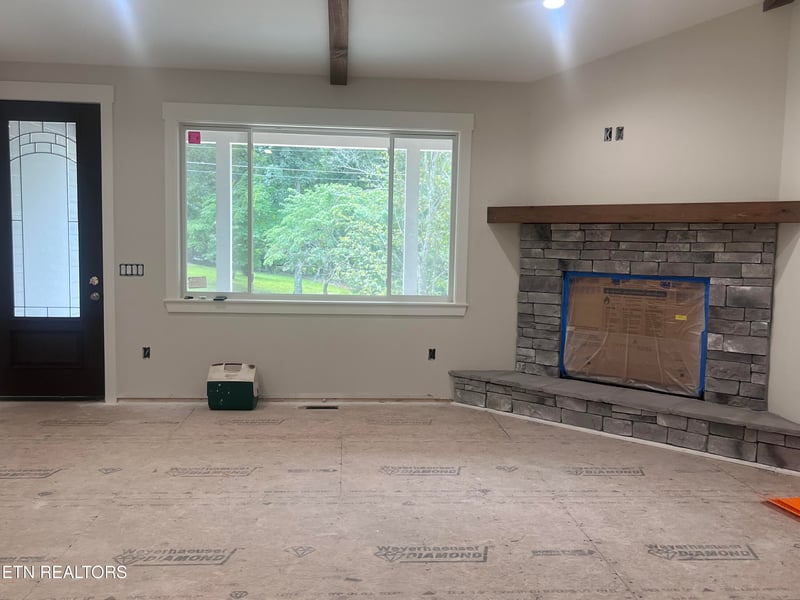 20 Rolling Green Ct, Crossville, TN 38558