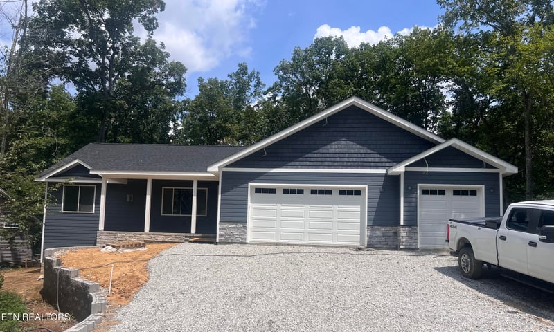 20 Rolling Green Ct, Crossville, TN 38558