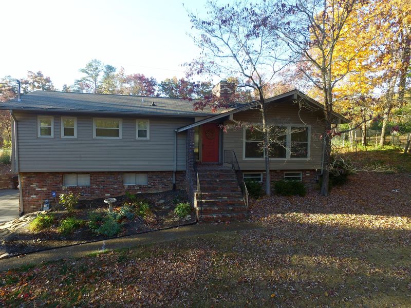 20 Windhaven Ln, Oak Ridge, TN 37830