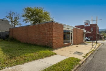 200 9th St, Etowah, TN 37331