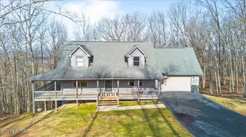 200 Brady Ln, Oneida, TN 37841
