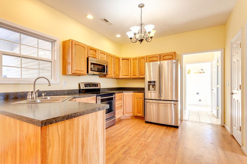 200 Center Rd, Madisonville, TN 37354
