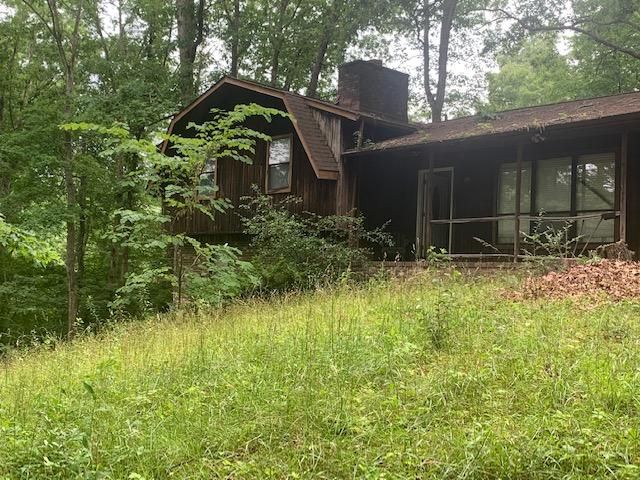 200 Circle Dr, Oneida, TN 37841