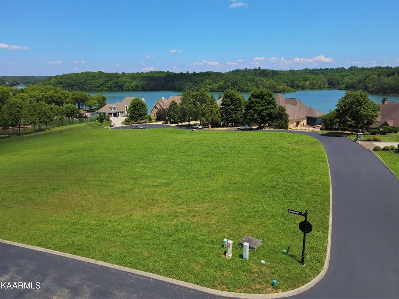 200 Cormorant Dr, Vonore, TN 37885