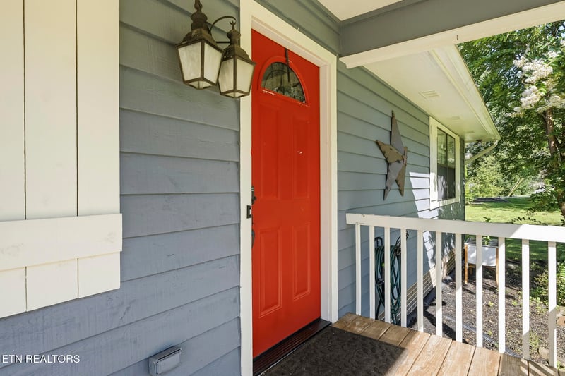 200 Doe Run Blvd, Clinton, TN 37716
