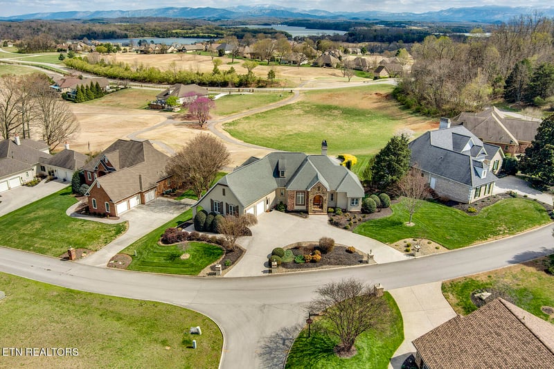 200 Eagle Cir, Vonore, TN 37885