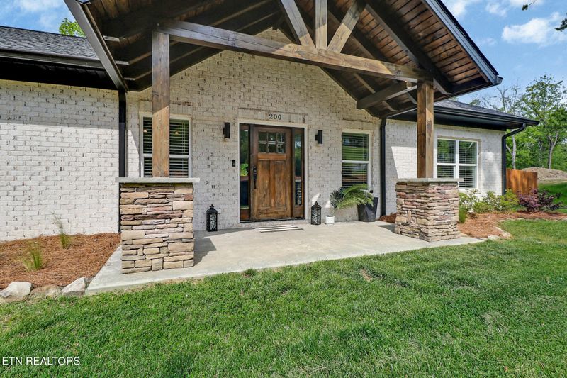 200 Easter St, Harriman, TN 37748