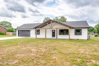 200 Farris Cir, Lafollette, TN 37766