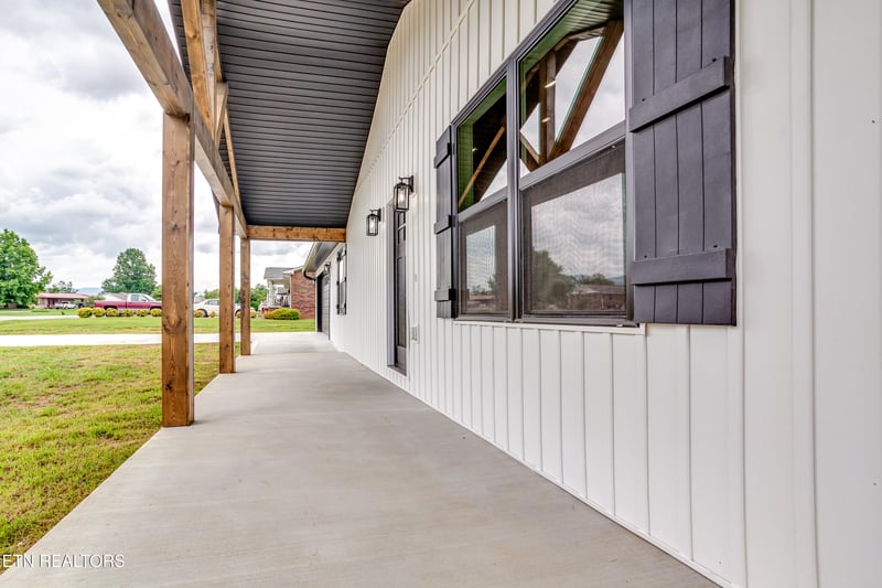 200 Farris Cir, Lafollette, TN 37766
