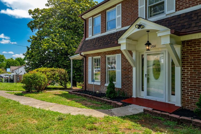 200 Howard St, Clinton, TN 37716