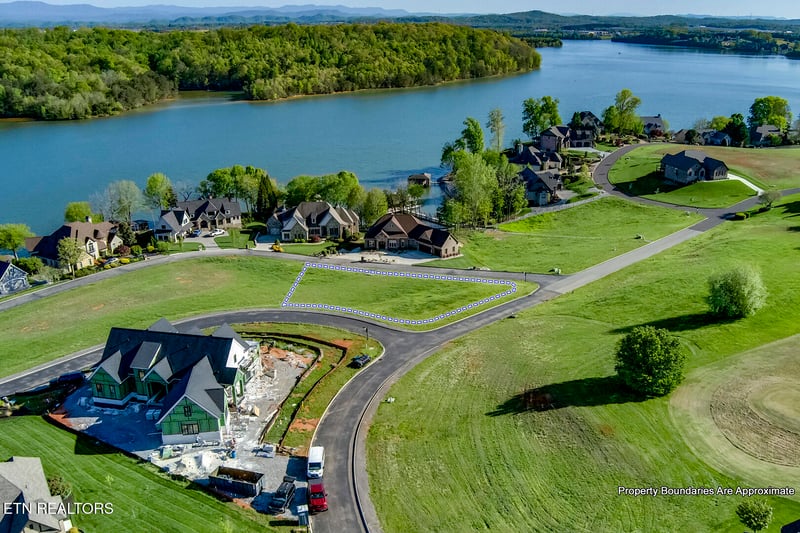200 Killdeer Dr, Vonore, TN 37885