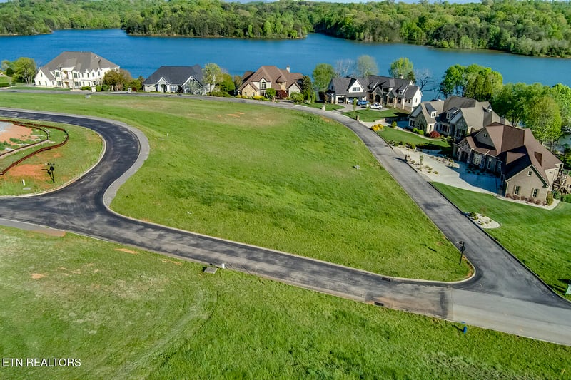 200 Killdeer Dr, Vonore, TN 37885