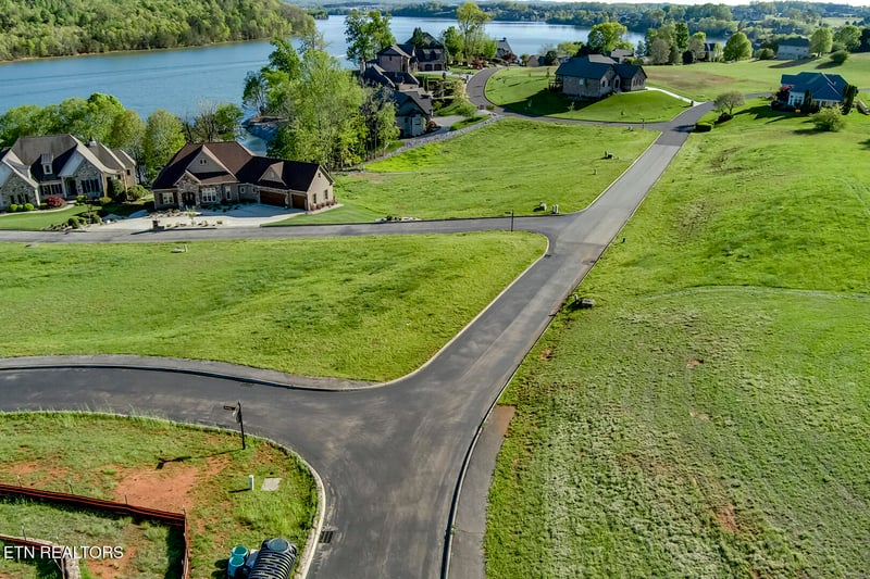 200 Killdeer Dr, Vonore, TN 37885