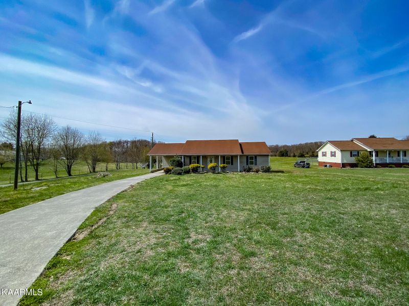 200 Lees Chapel Rd, Sweetwater, TN 37874
