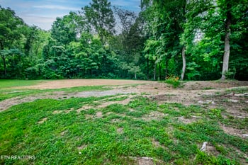 200 Midway Dr, Oliver Springs, TN 37840