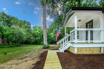 200 Midway Dr, Oliver Springs, TN 37840