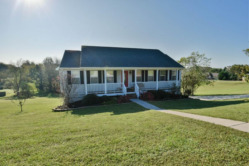 200 Misty Ridge Way, Lenoir City, TN 37772