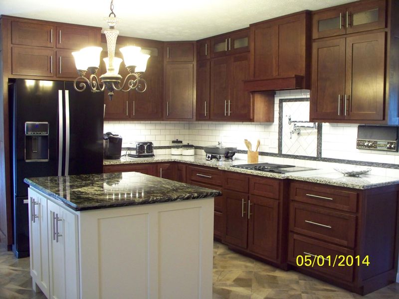 200 Park Ln, Oliver Springs, TN 37840