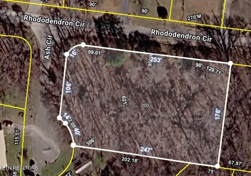 200 Rhododendron Cir, Crossville, TN 38555