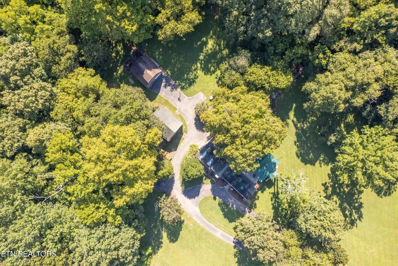 200 S Carter School Rd, Strawberry Plains, TN 37871