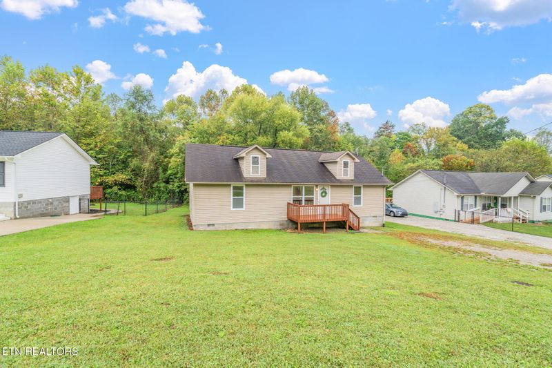 200 Sandy Hill Rd, Lafollette, TN 37766
