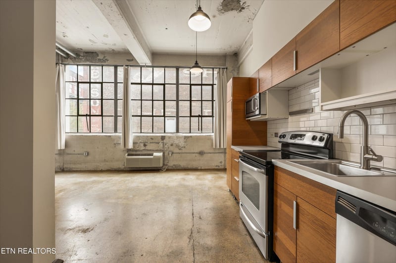200 W Jackson Ave #202, Knoxville, TN 37902