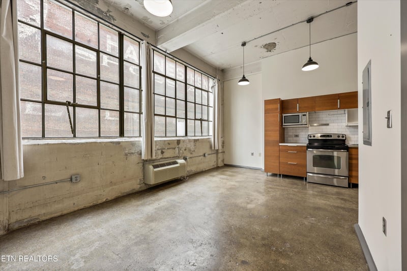 200 W Jackson Ave #202, Knoxville, TN 37902